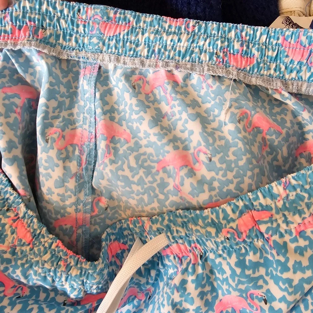 Chubbies Mens Large Pink Flamingo Blue Abstract Swim Trunks Inseam 4